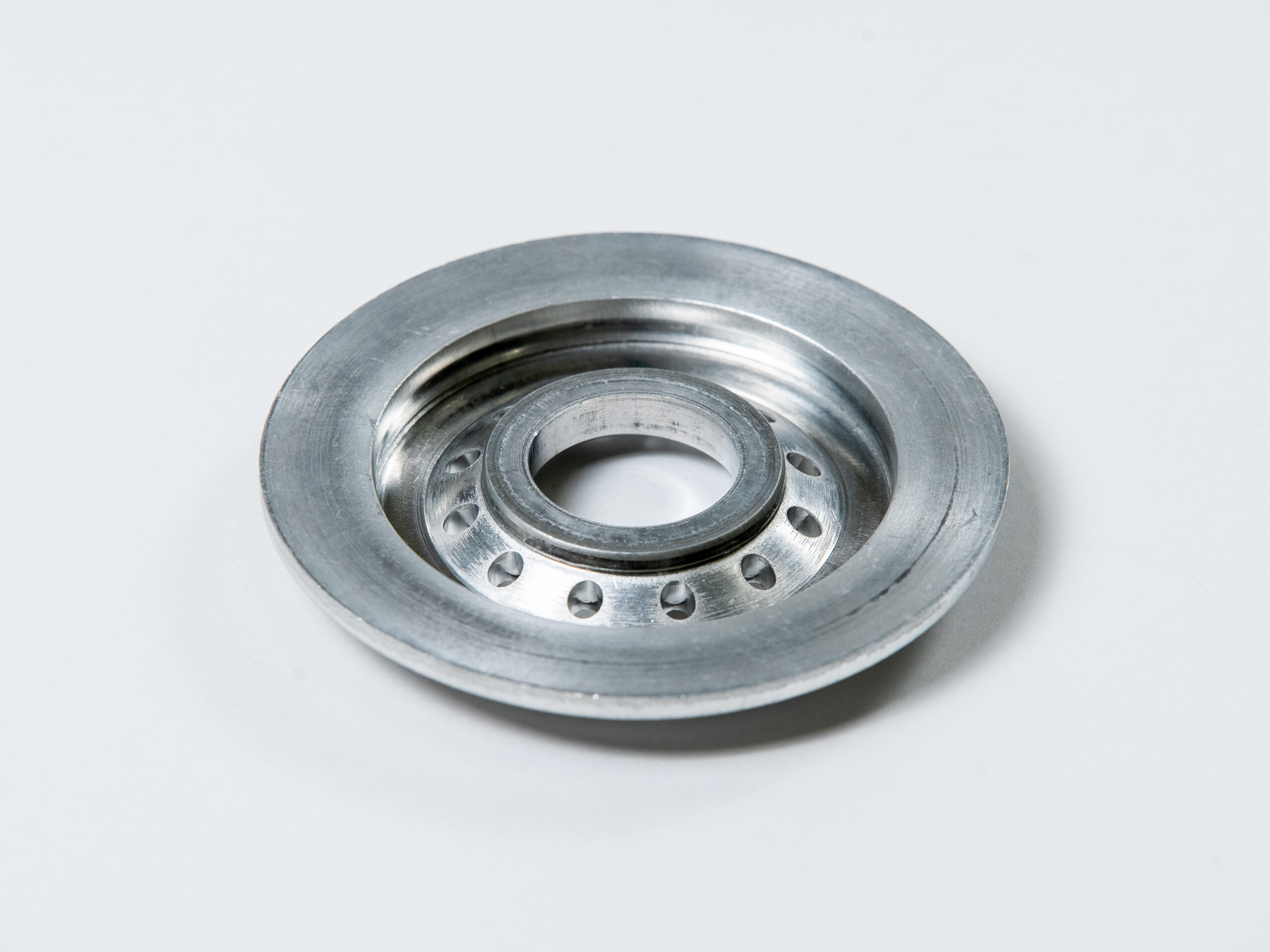 SEAT（自動車用ラジエーター部品）